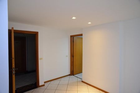 Sala de apartamento para alugar com 1 quarto, 57m² em Barra da Tijuca, Rio de Janeiro