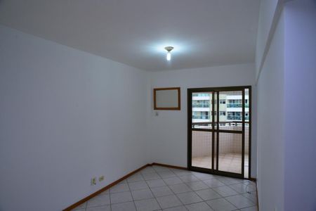 Sala de apartamento para alugar com 1 quarto, 57m² em Barra da Tijuca, Rio de Janeiro