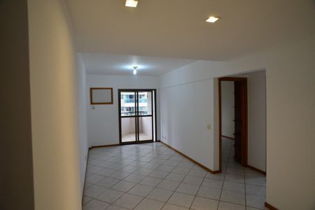 Sala de apartamento para alugar com 1 quarto, 57m² em Barra da Tijuca, Rio de Janeiro