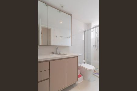 Apartamento à venda com 142m², 2 quartos e 4 vagasBanheiro da Suíte 2