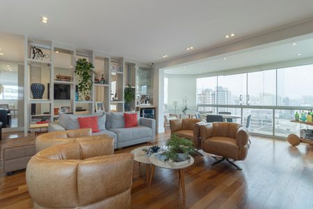 Apartamento à venda com 142m², 2 quartos e 4 vagasSala