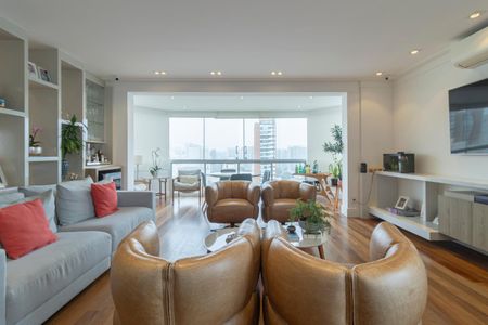 Apartamento à venda com 142m², 2 quartos e 4 vagasSala