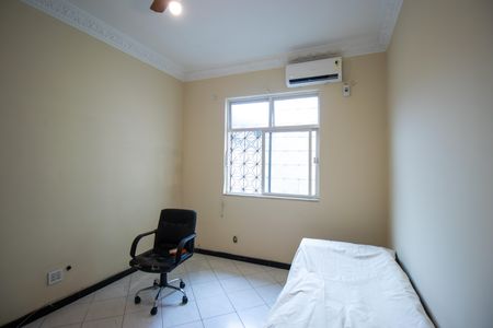 Sala de apartamento para alugar com 2 quartos, 75m² em Ramos, Rio de Janeiro