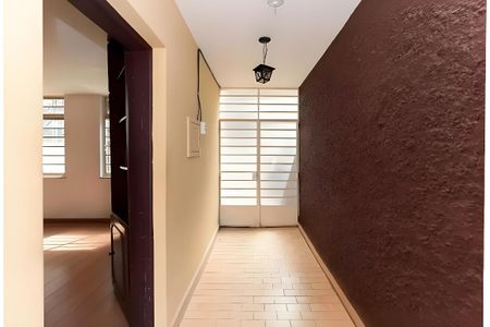 Casa para alugar com 3 quartos, 320m² em Vila Anglo Brasileira, São Paulo