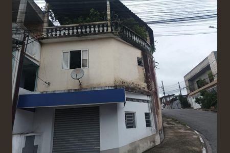 Casa à venda com 300m², 5 quartos e 1 vaga Casa à venda com 300m², 5 quartos e 1 vagaFachada