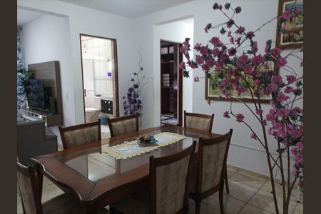 Casa à venda com 300m², 5 quartos e 1 vaga Casa à venda com 300m², 5 quartos e 1 vagaSala de jantar