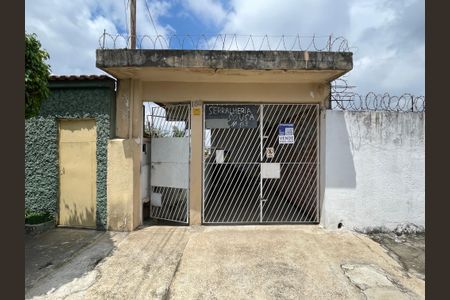 Casa à venda com 300m², 2 quartos e 1 vagaFachada + Placa