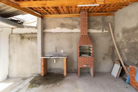 Casa à venda com 300m², 2 quartos e 1 vagaChurrasqueira