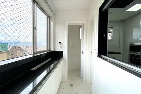 Apartamento à venda com 128m², 3 quartos e 1 vagaÁrea de Serviço