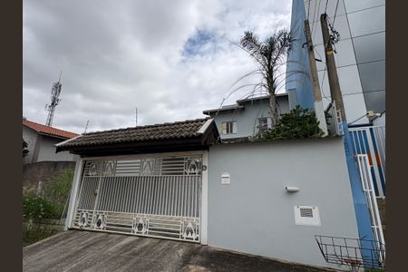 Casa à venda com 200m², 4 quartos e 4 vagasFachada