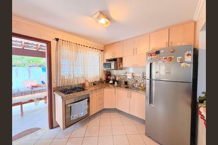 Casa à venda com 200m², 4 quartos e 4 vagasCozinha