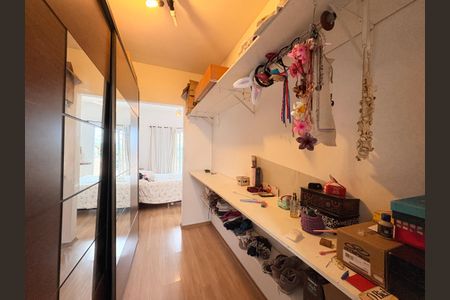Casa à venda com 200m², 4 quartos e 4 vagasSuíte 1 - Closet