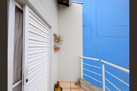 Casa à venda com 200m², 4 quartos e 4 vagasSuíte 1 - Varanda