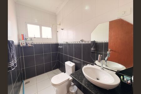 Casa à venda com 200m², 4 quartos e 4 vagasBanheiro da Suíte