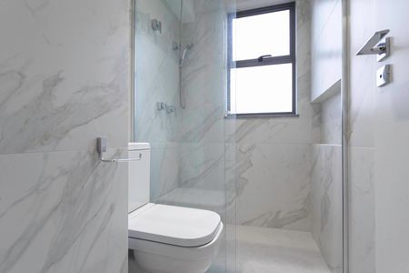 Apartamento à venda com 110m², 3 quartos e 2 vagasBanheiro das semi suítes 1 e 2 