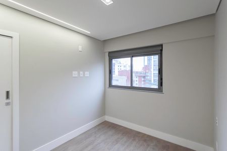 Apartamento à venda com 110m², 3 quartos e 2 vagasSemi suíte 1