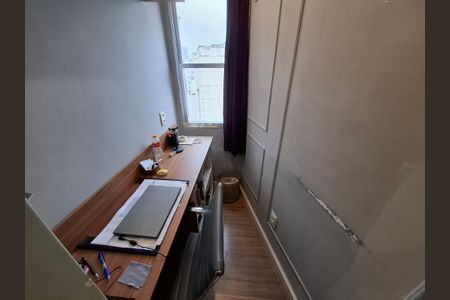 Apartamento à venda com 117m², 4 quartos e 3 vagas Apartamento à venda com 117m², 4 quartos e 3 vagasEscritório