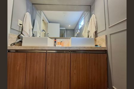 Apartamento à venda com 117m², 4 quartos e 3 vagas Apartamento à venda com 117m², 4 quartos e 3 vagasBanheiro da suíte 1