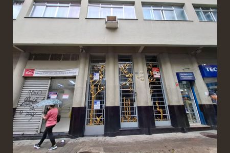 Apartamento à venda com 117m², 4 quartos e 3 vagas Apartamento à venda com 117m², 4 quartos e 3 vagasFachada