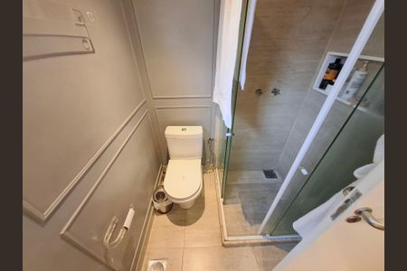 Apartamento à venda com 117m², 4 quartos e 3 vagas Apartamento à venda com 117m², 4 quartos e 3 vagasBanheiro da suíte 1