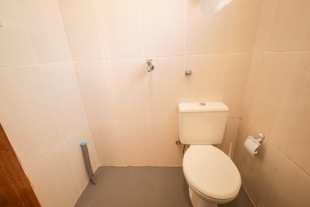 Banheiro de kitnet/studio à venda com 1 quarto, 23m² em Floresta, Porto Alegre