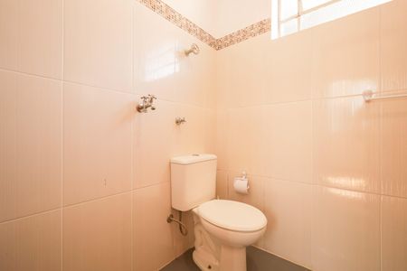 Banheiro de kitnet/studio à venda com 1 quarto, 23m² em Floresta, Porto Alegre