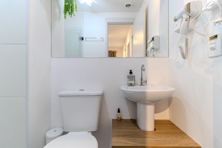 Apartamento para alugar com 39m², 2 quartos e sem vaga Apartamento para alugar com 39m², 2 quartos e sem vagaBanheiro