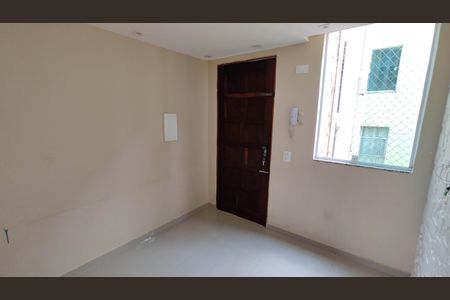 Sala de apartamento para alugar com 2 quartos, 44m² em Conjunto Habitacional Juscelino Kubitscheck de Oliveira, Ferraz de Vasconcelos