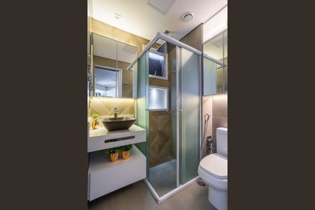 Banheiro de apartamento à venda com 2 quartos, 51m² em Jardim Monte Alegre, Taboão da Serra