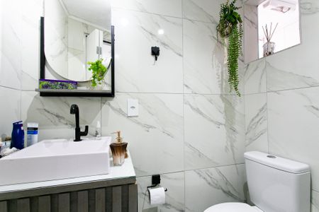 Apartamento para alugar com 54m², 2 quartos e 1 vaga Apartamento para alugar com 54m², 2 quartos e 1 vagaBanheiro