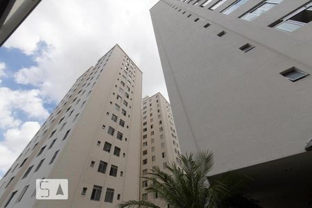 Apartamento para alugar com 54m², 2 quartos e 1 vaga Apartamento para alugar com 54m², 2 quartos e 1 vagaFachada