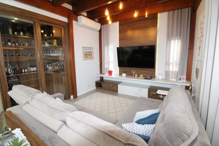 Sala de casa de condomínio para alugar com 4 quartos, 600m² em Colinas do Paratehy, São José dos Campos