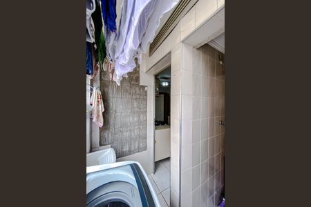 Apartamento à venda com 74m², 3 quartos e 2 vagas Apartamento à venda com 74m², 3 quartos e 2 vagasÁrea de Serviço