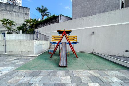 Apartamento à venda com 74m², 3 quartos e 2 vagas Apartamento à venda com 74m², 3 quartos e 2 vagasÁrea comum - Playground