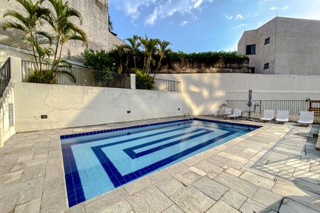 Apartamento à venda com 74m², 3 quartos e 2 vagas Apartamento à venda com 74m², 3 quartos e 2 vagasÁrea comum - Piscina