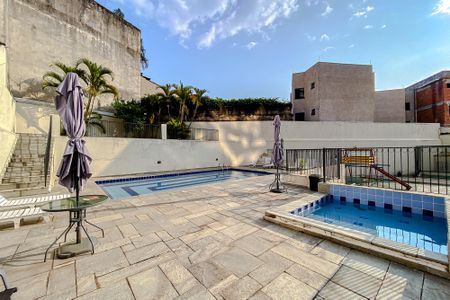 Apartamento à venda com 74m², 3 quartos e 2 vagas Apartamento à venda com 74m², 3 quartos e 2 vagasÁrea comum - Piscina