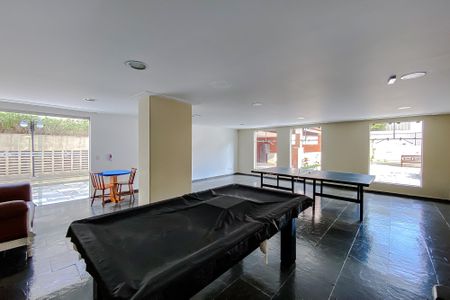 Apartamento à venda com 74m², 3 quartos e 2 vagas Apartamento à venda com 74m², 3 quartos e 2 vagasSalão de jogos