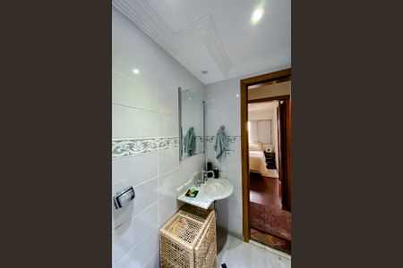 Apartamento à venda com 74m², 3 quartos e 2 vagas Apartamento à venda com 74m², 3 quartos e 2 vagasBanheiro