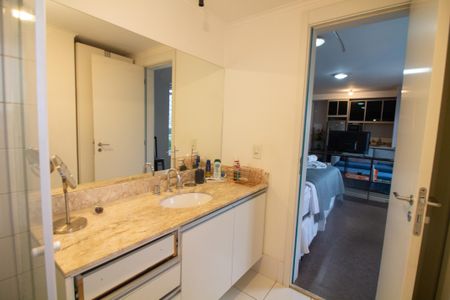 Banheiro de kitnet/studio para alugar com 1 quarto, 44m² em Brooklin, São Paulo