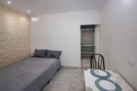 Quarto  de kitnet/studio para alugar com 1 quarto, 25m² em Umuarama, Osasco
