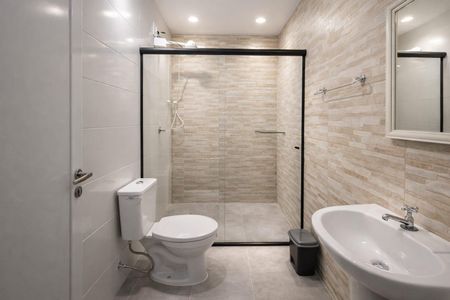 Banheiro de kitnet/studio para alugar com 1 quarto, 25m² em Umuarama, Osasco