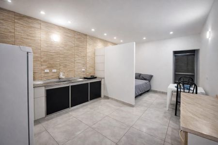 Cozinha/Quarto de kitnet/studio para alugar com 1 quarto, 25m² em Umuarama, Osasco