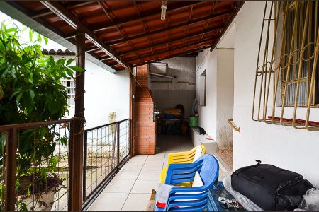 Casa à venda com 396m², 3 quartos e 4 vagasVaranda