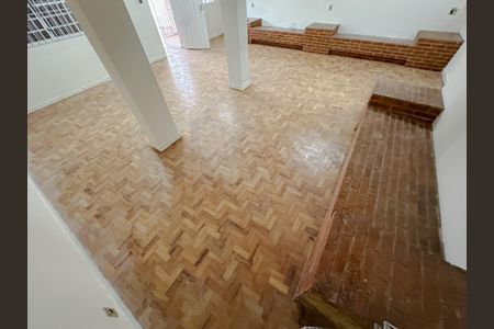 Casa para alugar com 250m², 4 quartos e 3 vagasSalão Subsolo