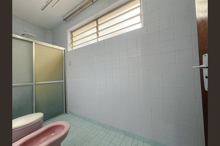 Casa para alugar com 250m², 4 quartos e 3 vagasBanheiro Social