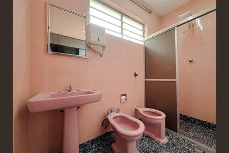 Casa para alugar com 250m², 4 quartos e 3 vagasBanheiro Suíte 