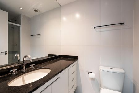 Studio para alugar com 30m², 1 quarto e sem vaga Studio para alugar com 30m², 1 quarto e sem vagaBanheiro Social