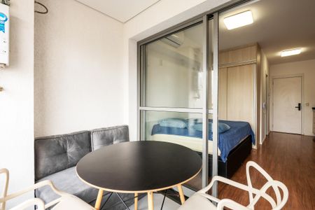 Studio para alugar com 30m², 1 quarto e sem vaga Studio para alugar com 30m², 1 quarto e sem vagaVaranda Studio