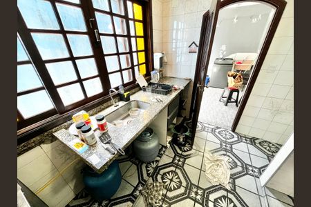 Casa à venda com 250m², 4 quartos e 3 vagas Casa à venda com 250m², 4 quartos e 3 vagasCozinha