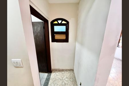 Casa à venda com 250m², 4 quartos e 3 vagas Casa à venda com 250m², 4 quartos e 3 vagasLavabo